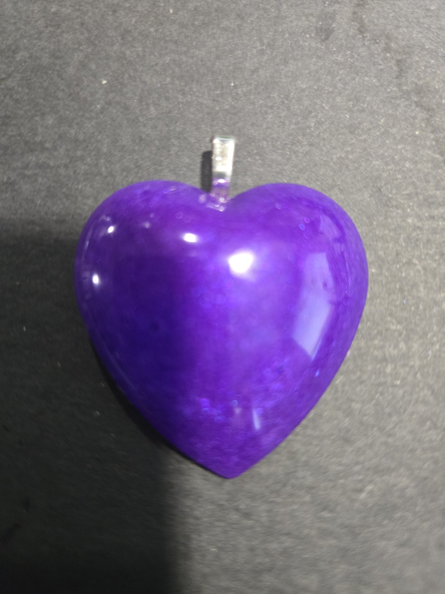 Stock 247 glossy acrylic heart pendant in deep purple with a silver-tone bail